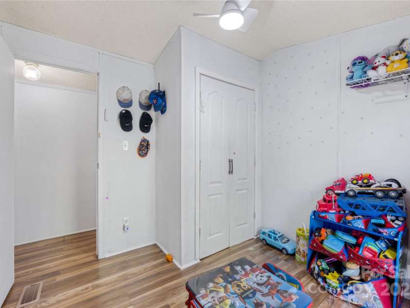 130 Delinda Drive, Rockwell, NC 28138.  MLS# CAR4235974, YatesRealty ID 15658. ROOM