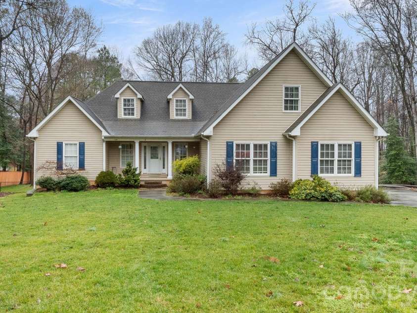 2853 Wimbledon Drive, Gastonia, NC 28056.  MLS# CAR4349832, YatesRealty ID 15659. 