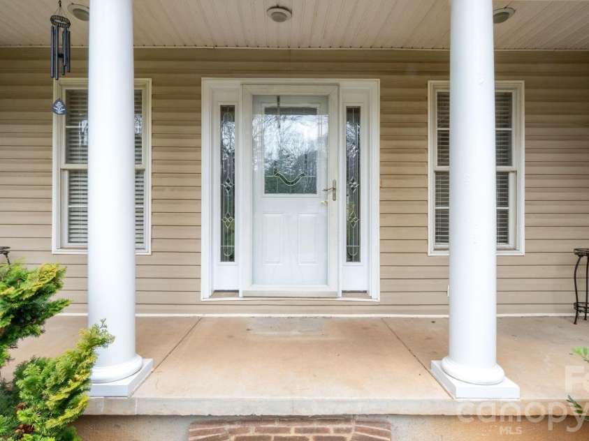 2853 Wimbledon Drive, Gastonia, NC 28056.  MLS# CAR4349832, YatesRealty ID 15659. 