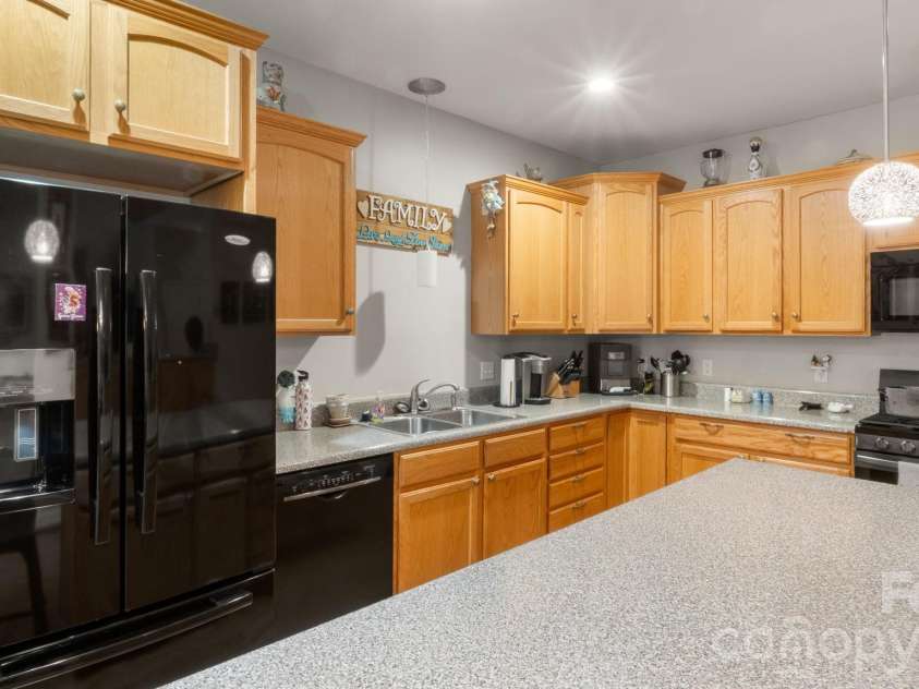 2853 Wimbledon Drive, Gastonia, NC 28056.  MLS# CAR4349832, YatesRealty ID 15659. 