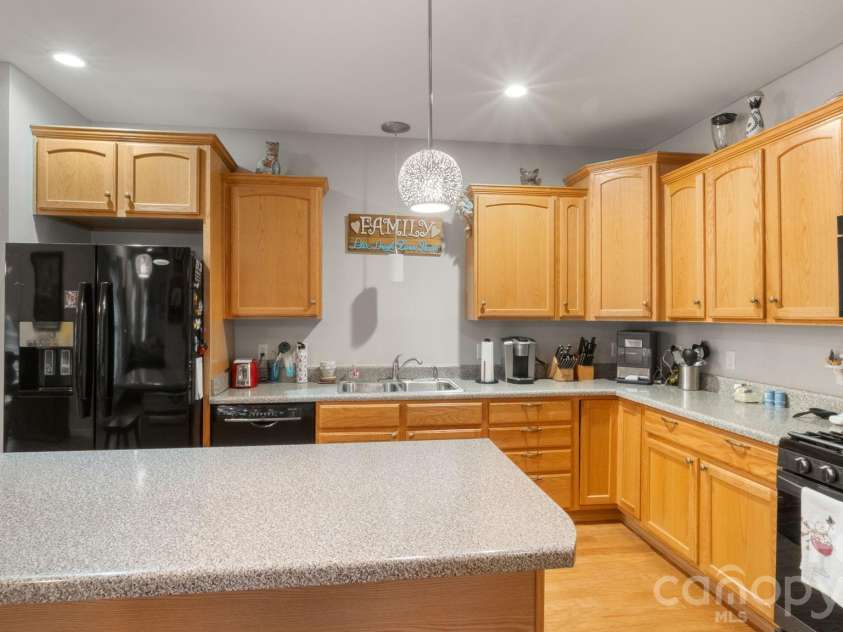 2853 Wimbledon Drive, Gastonia, NC 28056.  MLS# CAR4349832, YatesRealty ID 15659. 