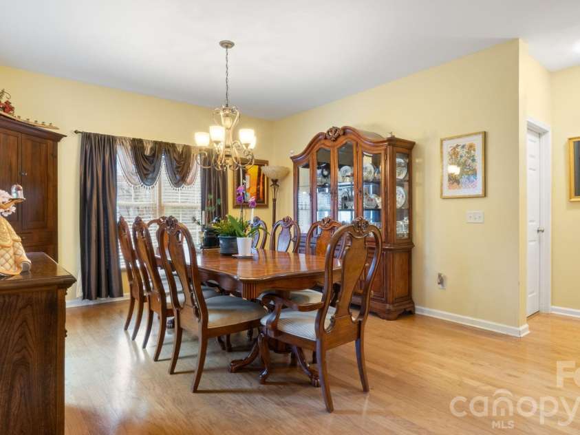 2853 Wimbledon Drive, Gastonia, NC 28056.  MLS# CAR4349832, YatesRealty ID 15659. Dining Rm
