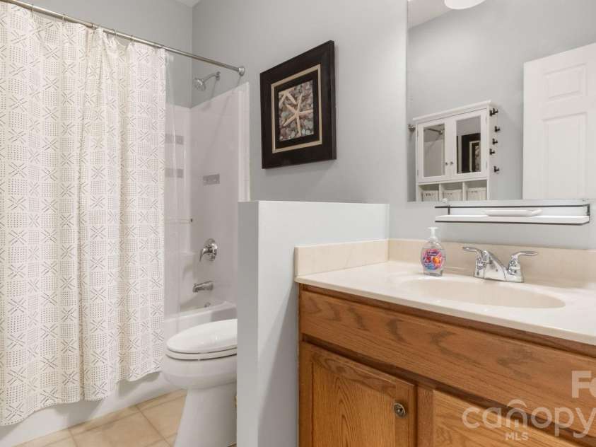 2853 Wimbledon Drive, Gastonia, NC 28056.  MLS# CAR4349832, YatesRealty ID 15659. Hall Bath Main level