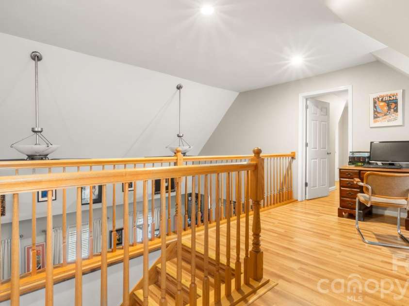 2853 Wimbledon Drive, Gastonia, NC 28056.  MLS# CAR4349832, YatesRealty ID 15659. Loft Area