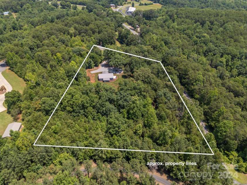 107 Grandview Drive, Rutherfordton, NC 28139.  MLS# CAR4190639, YatesRealty ID 1566. 