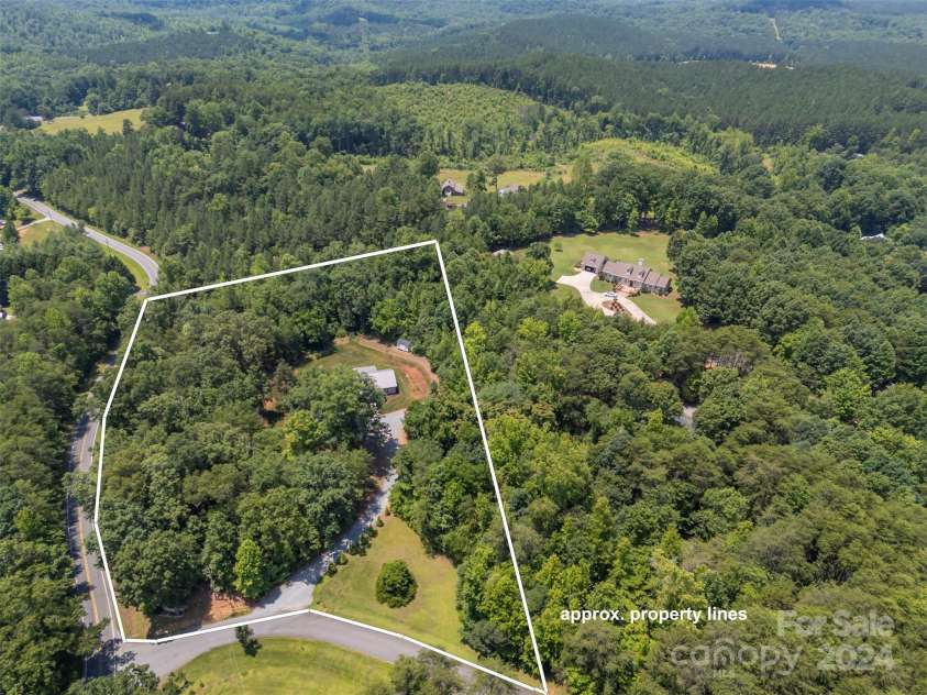 107 Grandview Drive, Rutherfordton, NC 28139.  MLS# CAR4190639, YatesRealty ID 1566. 