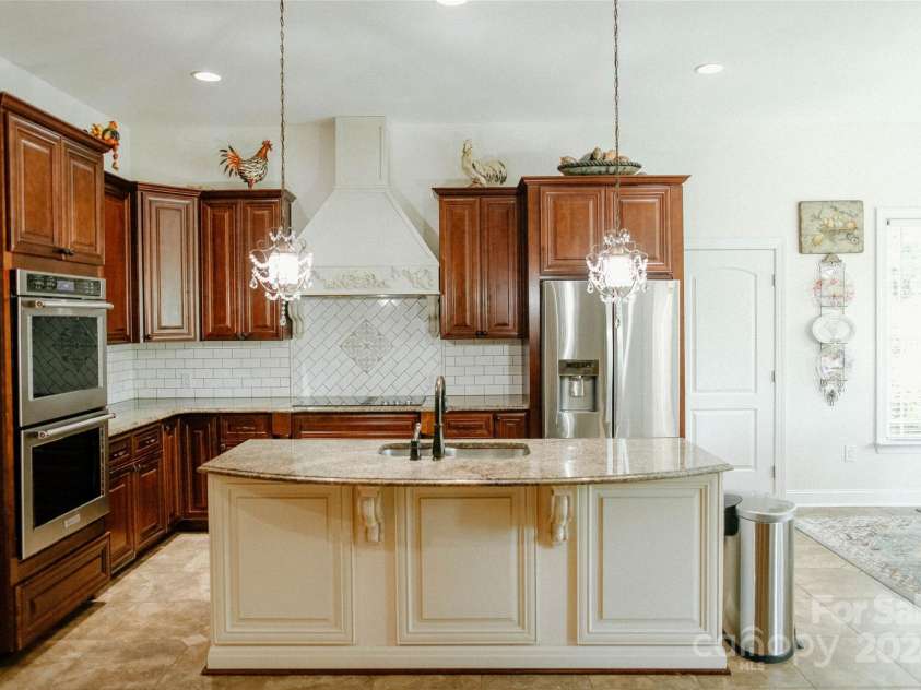 4642 King Crowder Drive, Gastonia, NC 28052.  MLS# CAR4147869, YatesRealty ID 1566. Kitchen