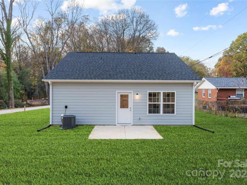 203 Park Avenue, Mount Holly, NC 28120.  MLS# CAR4244755, YatesRealty ID 15660. Representation
