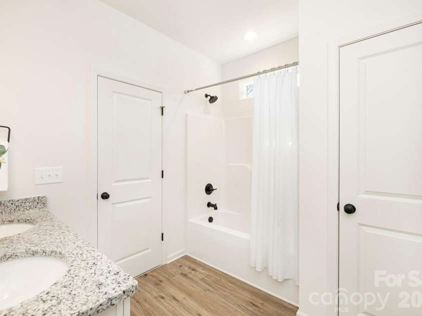 5537 Datha Avenue, Charlotte, NC 28269.  MLS# CAR4365662, YatesRealty ID 15660. Representation