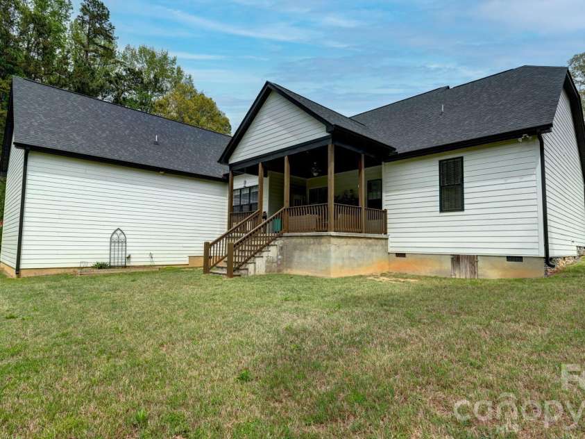 1775 Enochville Road, Kannapolis, NC 28081.  MLS# CAR4343374, YatesRealty ID 15662. 
