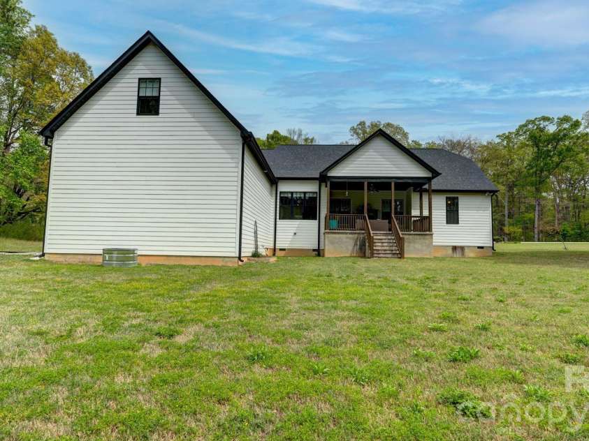 1775 Enochville Road, Kannapolis, NC 28081.  MLS# CAR4343374, YatesRealty ID 15662. 