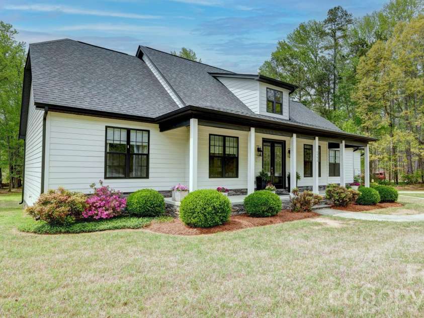 1775 Enochville Road, Kannapolis, NC 28081.  MLS# CAR4343374, YatesRealty ID 15662. 