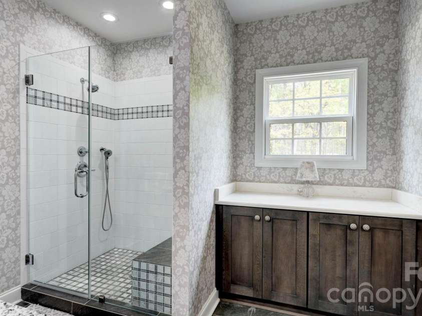 1775 Enochville Road, Kannapolis, NC 28081.  MLS# CAR4343374, YatesRealty ID 15662. 