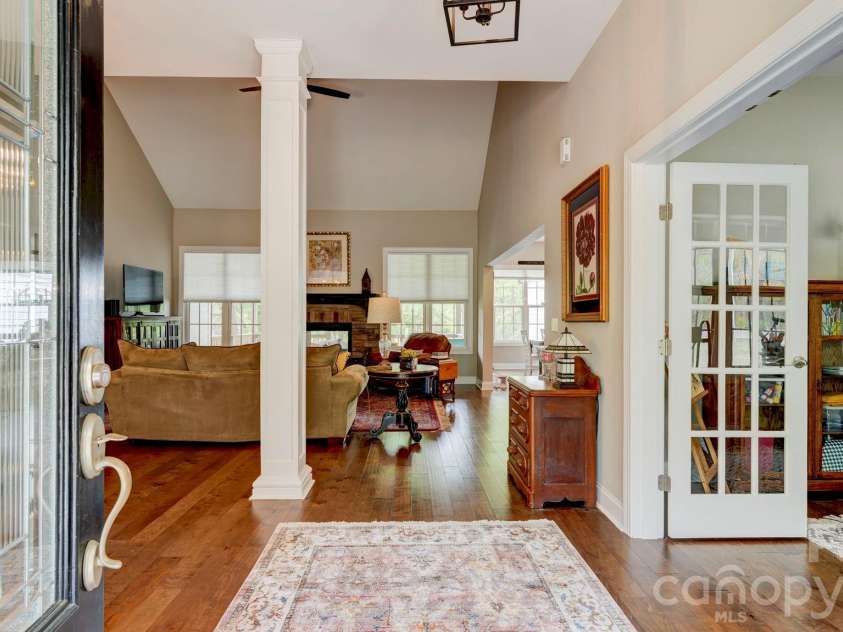 1775 Enochville Road, Kannapolis, NC 28081.  MLS# CAR4343374, YatesRealty ID 15662. Entryway