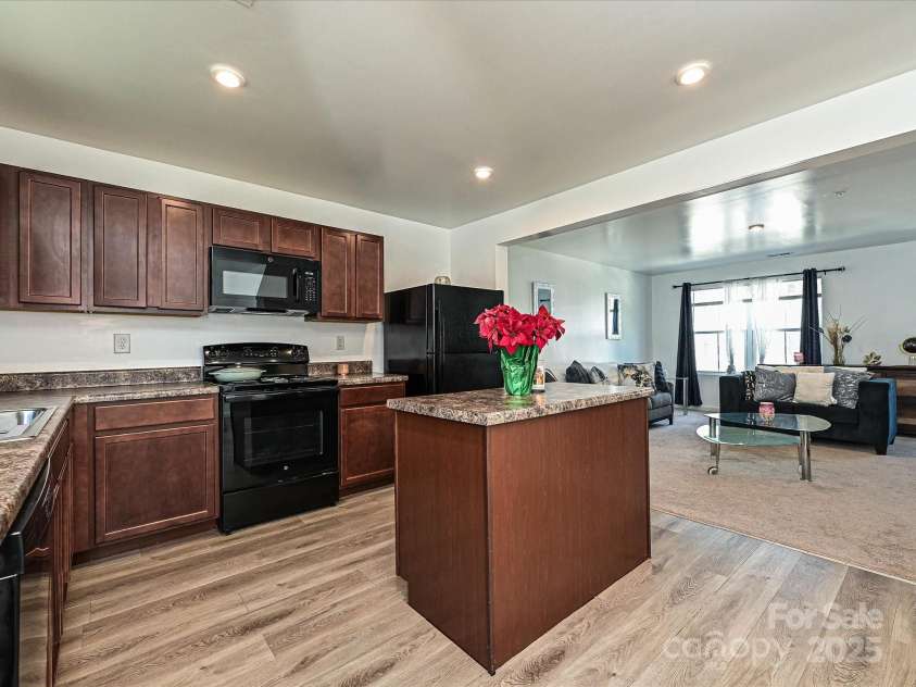 2715 Sydney Overlook Lane, Charlotte, NC 28269.  MLS# CAR4254763, YatesRealty ID 15662. 