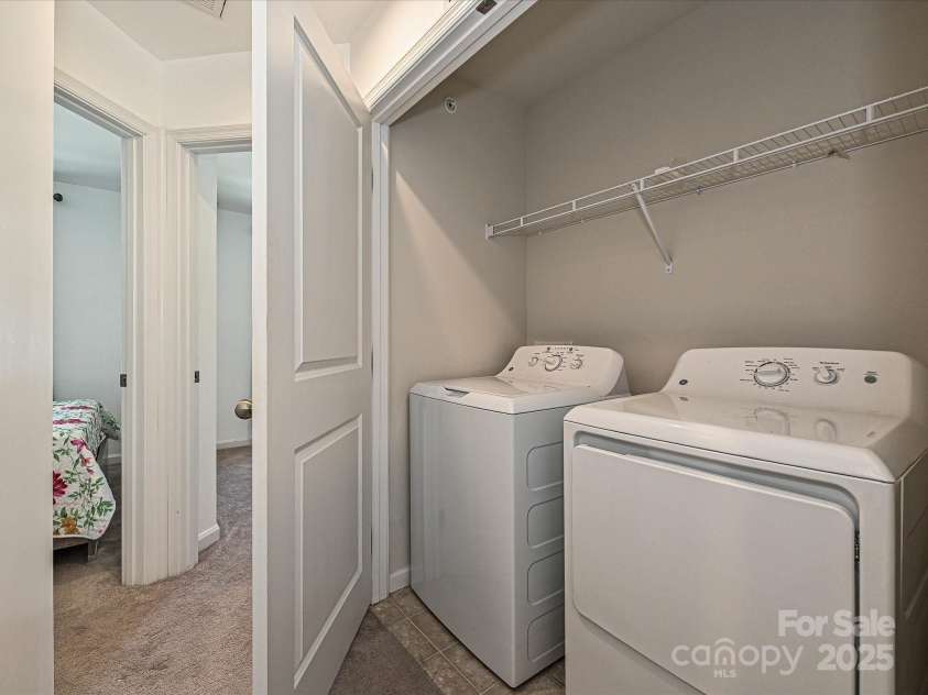 2715 Sydney Overlook Lane, Charlotte, NC 28269.  MLS# CAR4254763, YatesRealty ID 15662. 