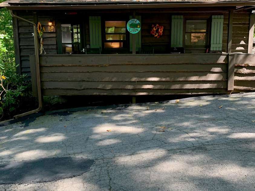 37 Sassafras Lane, Maggie Valley, NC 28751.  MLS# CAR4260873, YatesRealty ID 15663. 