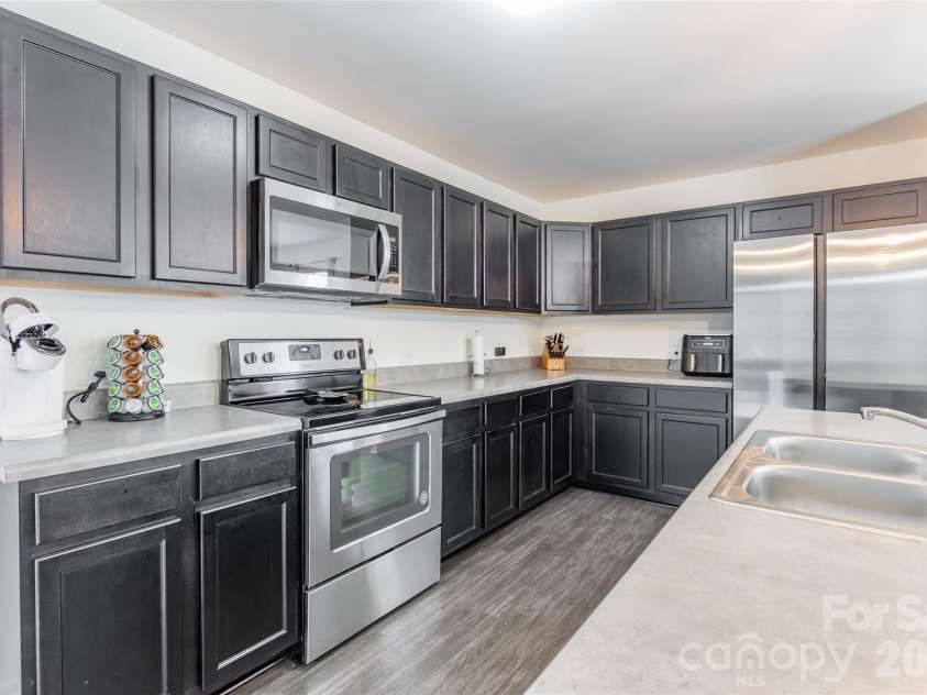 825 Georgia Oak Lane, Landis, NC 28088.  MLS# CAR4350192, YatesRealty ID 15664. 