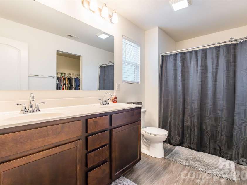 825 Georgia Oak Lane, Landis, NC 28088.  MLS# CAR4350192, YatesRealty ID 15664. 