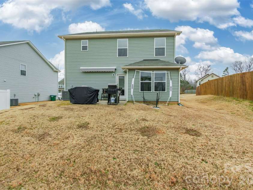 825 Georgia Oak Lane, Landis, NC 28088.  MLS# CAR4350192, YatesRealty ID 15664. 