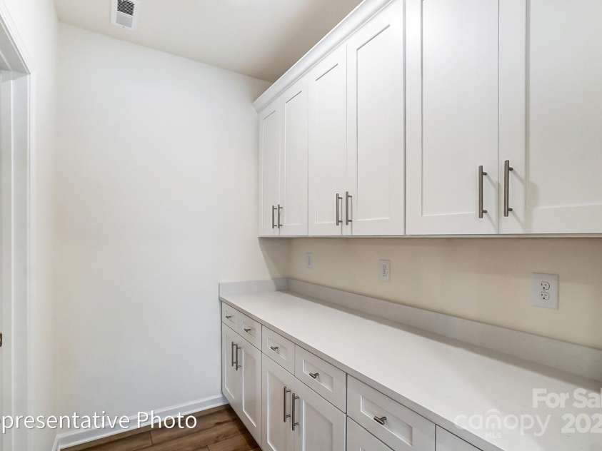 8619 Frank Grier Road, Charlotte, NC 28215.  MLS# CAR4256993, YatesRealty ID 15665. 