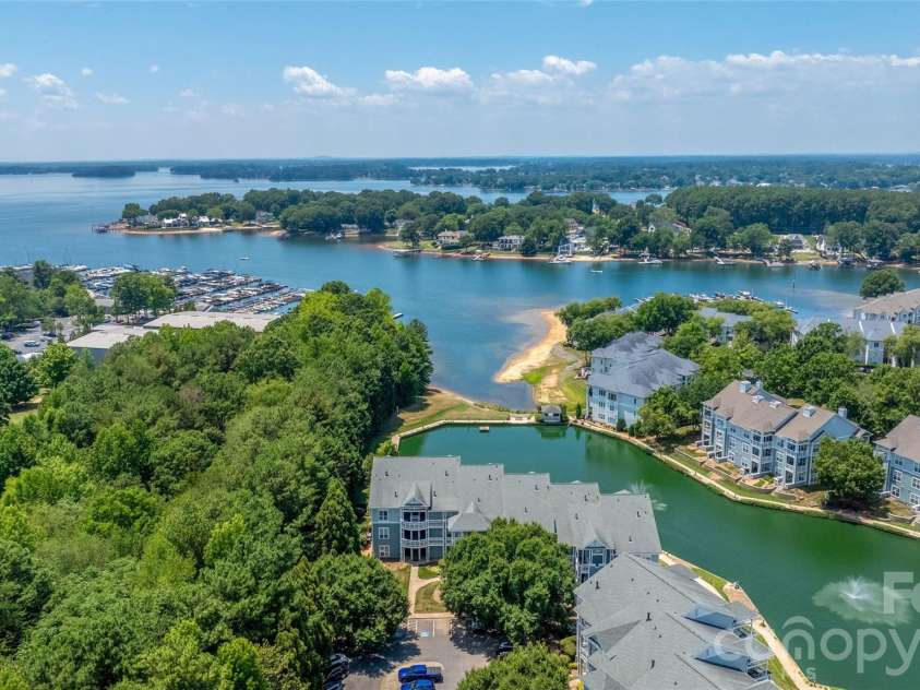 18840 Nautical Drive, Cornelius, NC 28031.  MLS# CAR4402035, YatesRealty ID 15666. 