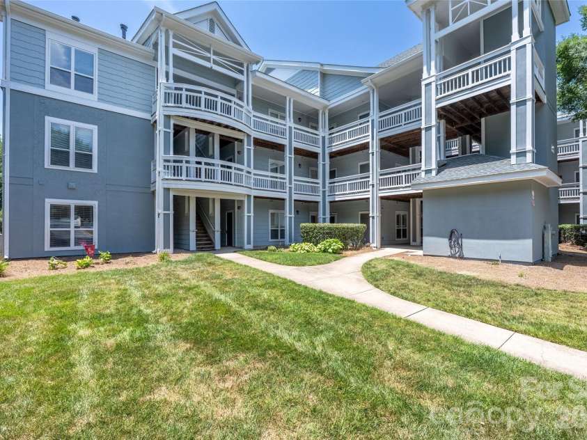 18840 Nautical Drive, Cornelius, NC 28031.  MLS# CAR4402035, YatesRealty ID 15666. 