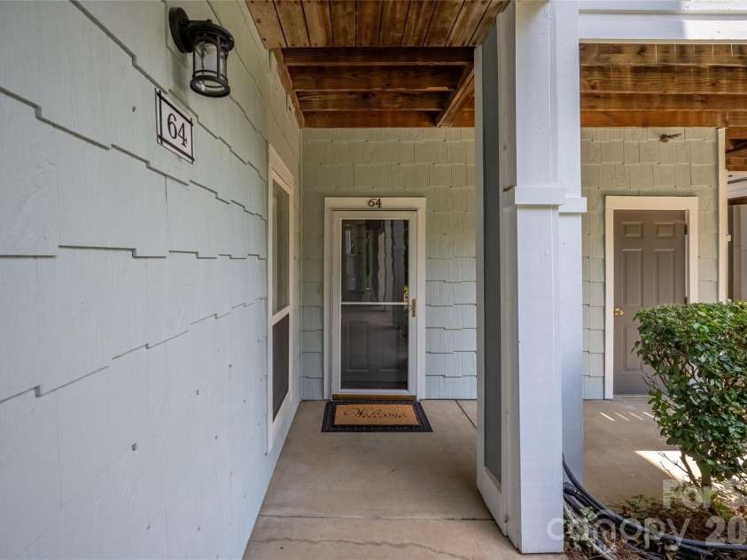 18840 Nautical Drive, Cornelius, NC 28031.  MLS# CAR4402035, YatesRealty ID 15666. 