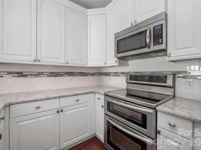 18840 Nautical Drive, Cornelius, NC 28031.  MLS# CAR4402035, YatesRealty ID 15666. 