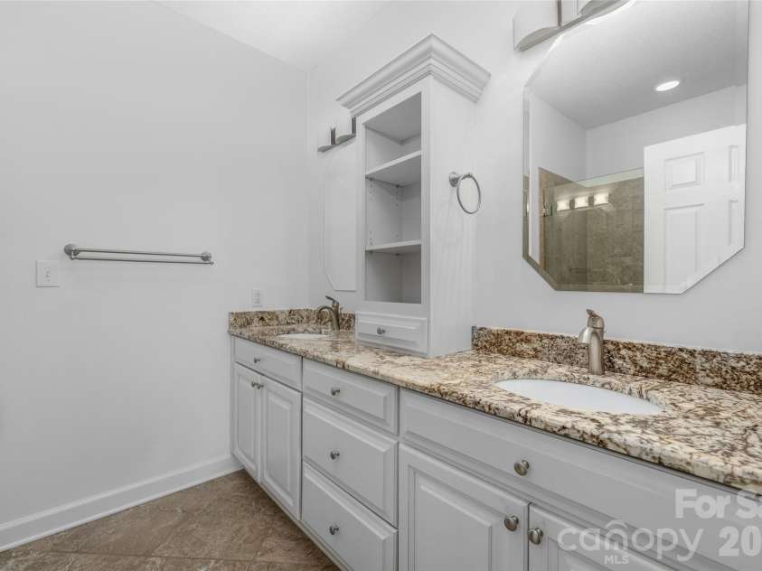 18840 Nautical Drive, Cornelius, NC 28031.  MLS# CAR4402035, YatesRealty ID 15666. 