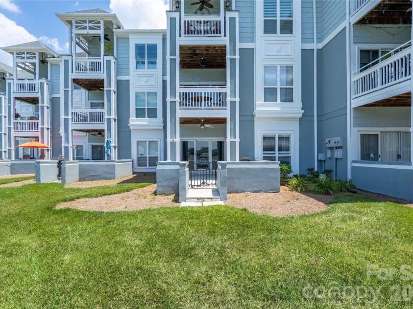 18840 Nautical Drive, Cornelius, NC 28031.  MLS# CAR4402035, YatesRealty ID 15666. 