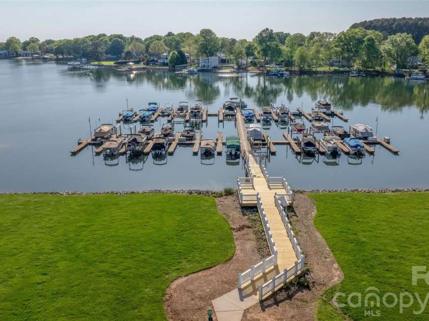 18840 Nautical Drive, Cornelius, NC 28031.  MLS# CAR4402035, YatesRealty ID 15666. 