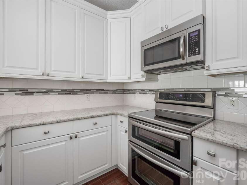 18840 Nautical Drive, Cornelius, NC 28031.  MLS# CAR4430341, YatesRealty ID 15666. 