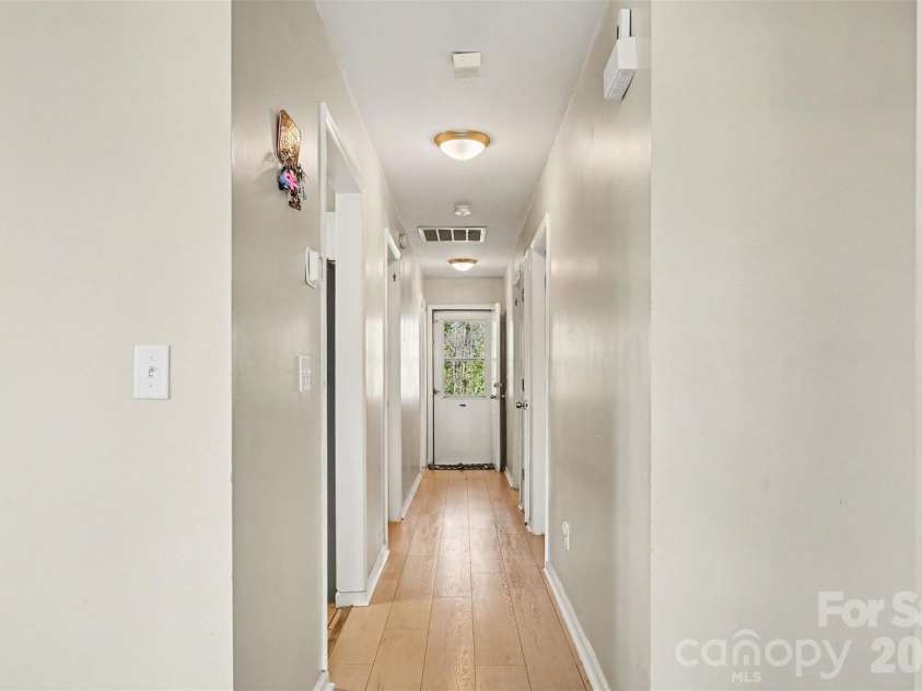432 Coxe Avenue, Charlotte, NC 28208.  MLS# CAR4363921, YatesRealty ID 15667. 