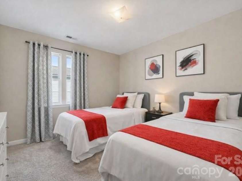 432 Coxe Avenue, Charlotte, NC 28208.  MLS# CAR4363921, YatesRealty ID 15667. 