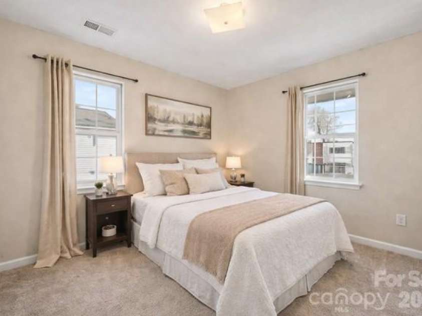432 Coxe Avenue, Charlotte, NC 28208.  MLS# CAR4363921, YatesRealty ID 15667. 