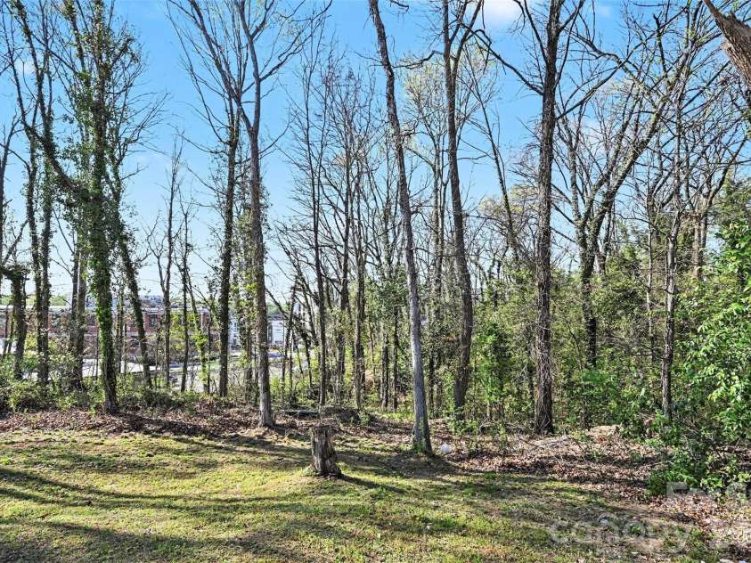 432 Coxe Avenue, Charlotte, NC 28208.  MLS# CAR4363921, YatesRealty ID 15667. 