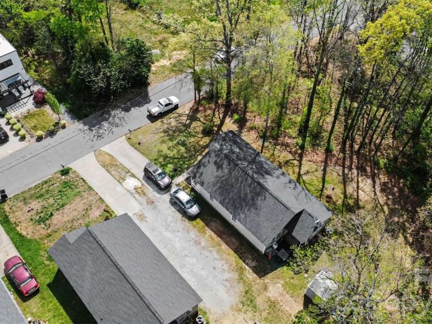 432 Coxe Avenue, Charlotte, NC 28208.  MLS# CAR4363921, YatesRealty ID 15667. 