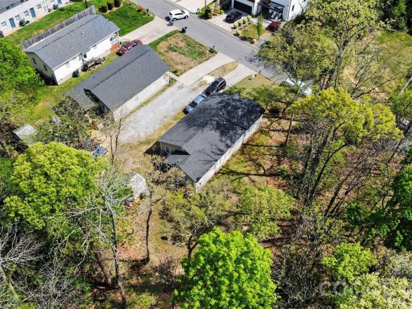 432 Coxe Avenue, Charlotte, NC 28208.  MLS# CAR4363921, YatesRealty ID 15667. 