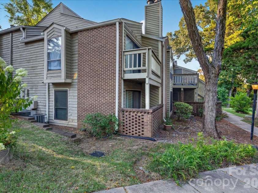 1608 Sharon Road, Charlotte, NC 28210.  MLS# CAR4396461, YatesRealty ID 15668. 