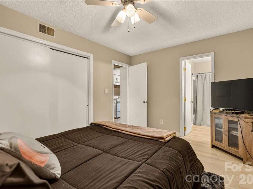 1608 Sharon Road, Charlotte, NC 28210.  MLS# CAR4396461, YatesRealty ID 15668. Bedroom