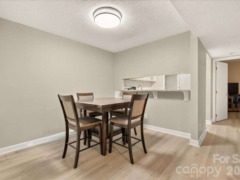 1608 Sharon Road, Charlotte, NC 28210.  MLS# CAR4396461, YatesRealty ID 15668. Dining Area