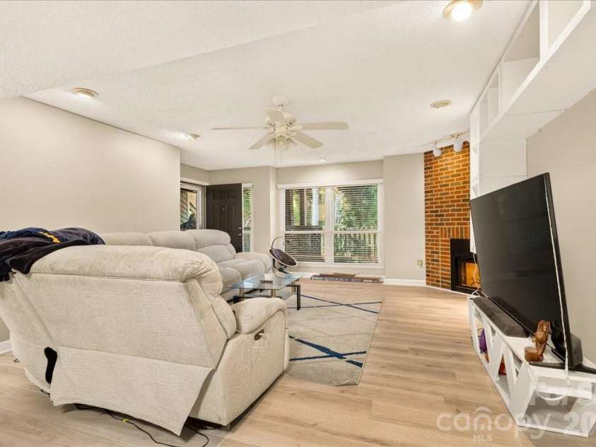 1608 Sharon Road, Charlotte, NC 28210.  MLS# CAR4396461, YatesRealty ID 15668. Living Room