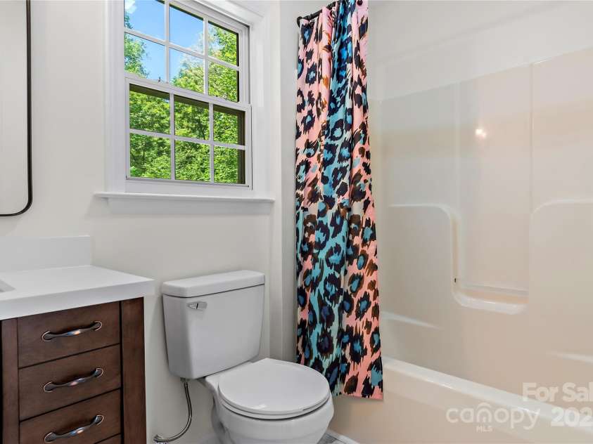 165 Powers Point Court, Winston Salem, NC 27106.  MLS# CAR4251946, YatesRealty ID 15669. 