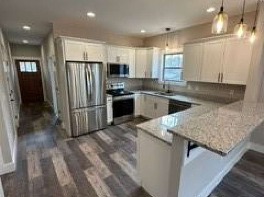 308 Ninth Street, Black Mountain, NC 28711.  MLS# CAR4210597, YatesRealty ID 1567. Kitchen with breakfast bar