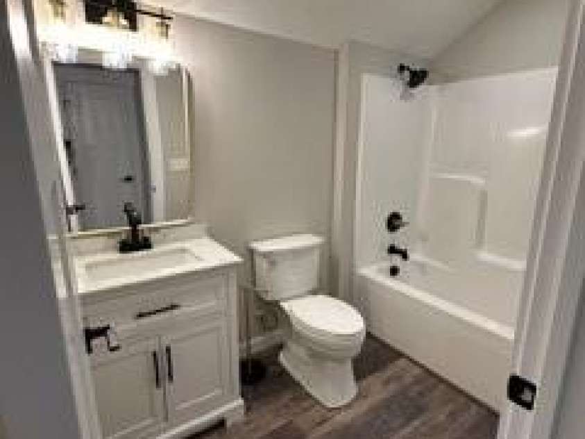 308 Ninth Street, Black Mountain, NC 28711.  MLS# CAR4210597, YatesRealty ID 1567. Upper Level Bath