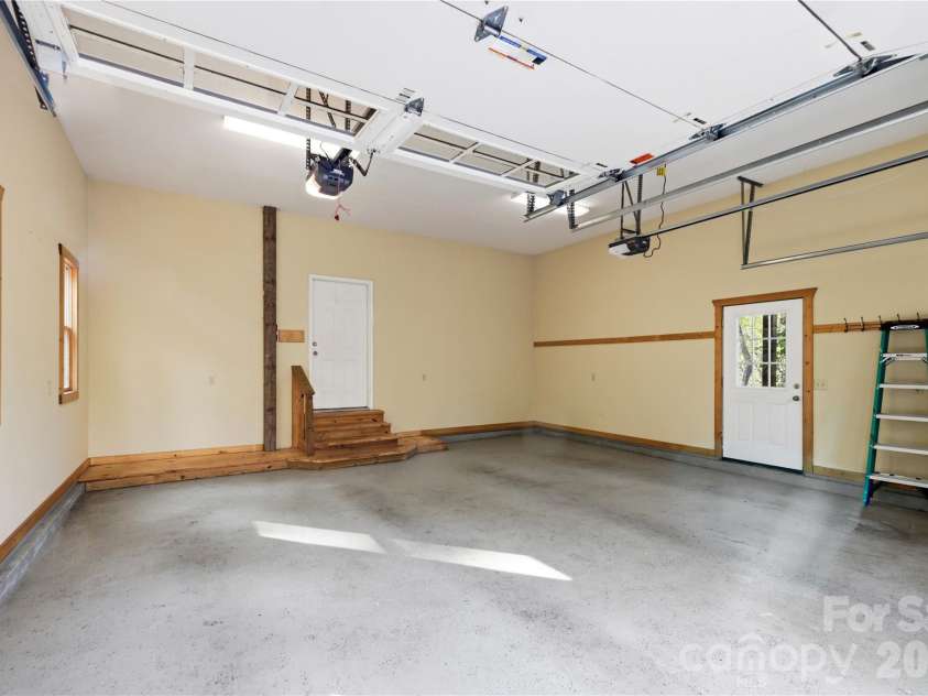 2320 Evans Road, Hendersonville, NC 28739.  MLS# CAR4366664, YatesRealty ID 15670. Garage 