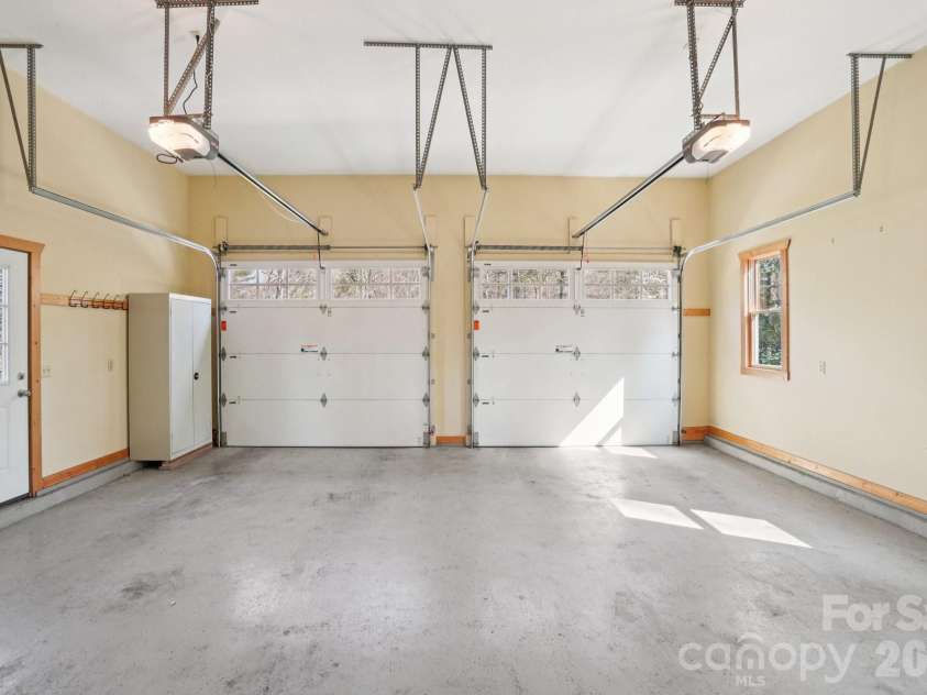 2320 Evans Road, Hendersonville, NC 28739.  MLS# CAR4366664, YatesRealty ID 15670. Garage