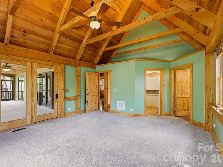 2320 Evans Road, Hendersonville, NC 28739.  MLS# CAR4366664, YatesRealty ID 15670. Primary Suite