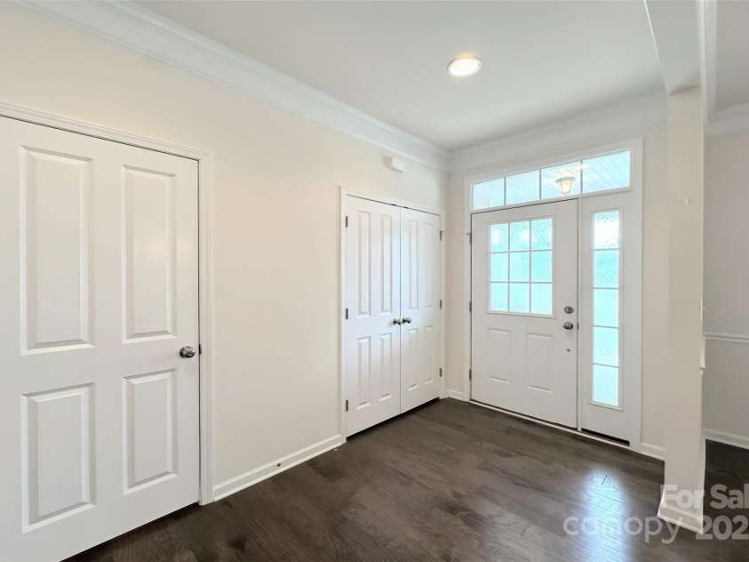 3807 Blazeprince Drive, Charlotte, NC 28215.  MLS# CAR4264004, YatesRealty ID 15670. 